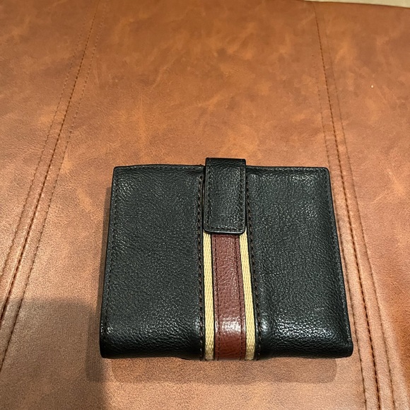 Small Women’s Leather Wallet - Picture 2 of 8